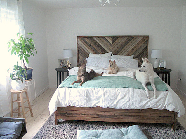West Elm Inspired "Alexa" Bed: http://sharktails.ca/2016/06/06/west-elm-inspired-alexa-bed/