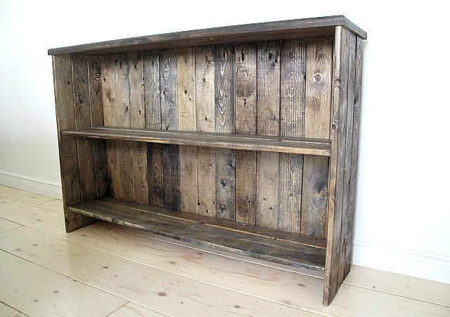 DIY Rustic Bookshelf