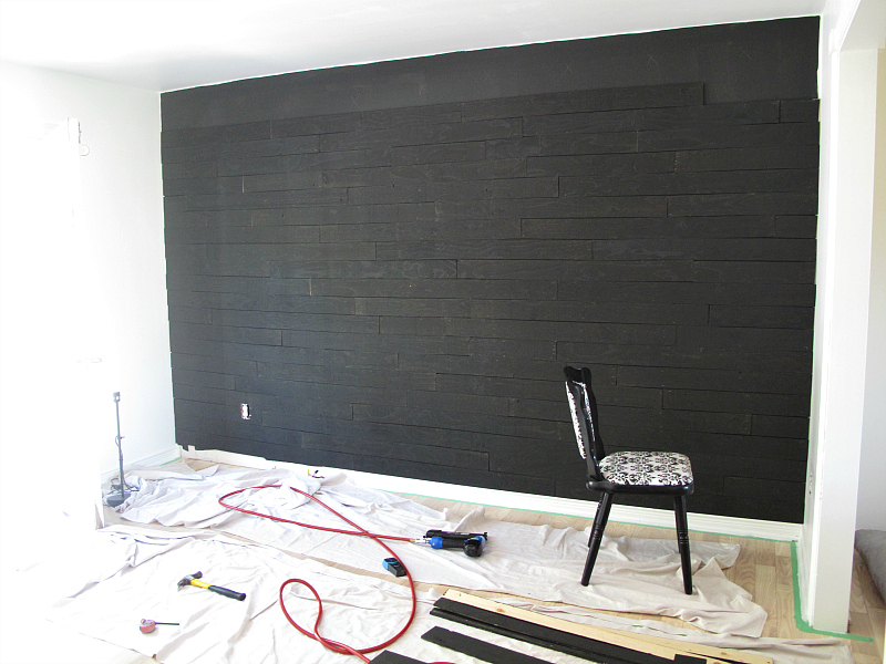 Black Plywood Ship-Lap Wall: http://sharktails.ca/2016/08/22/black-plywood-accent-wall/ ‎