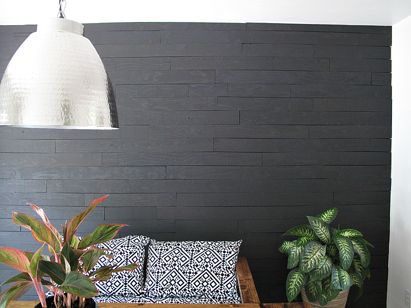 Black Plywood Ship-Lap Wall: http://sharktails.ca/2016/08/22/black-plywood-accent-wall/ ‎