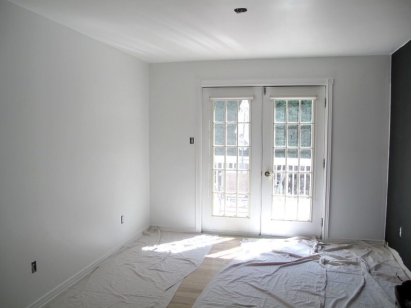 Black Plywood Accent Wall: http://sharktails.ca/2016/08/22/black-plywood-accent-wall/ ‎