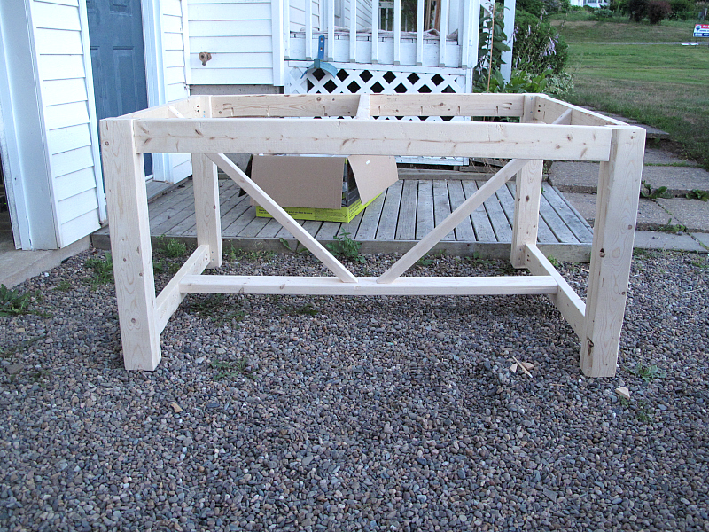 Dining Room Table: http://sharktails.ca/2016/08/14/build-a-75-dining-table-free-plans/